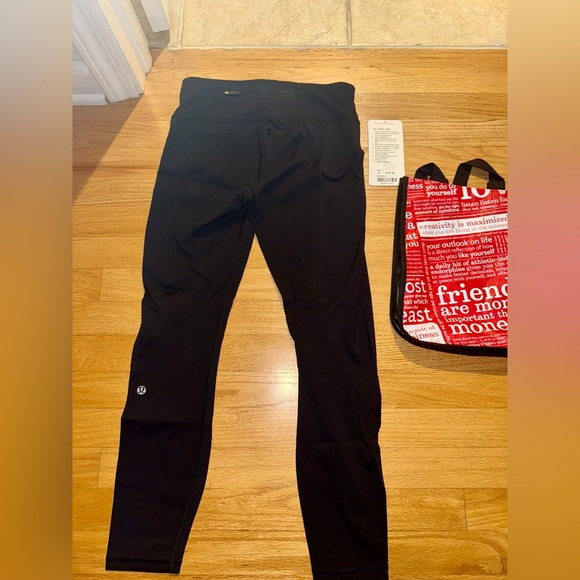 Lululemon On Track Tight- Rare- bonded details- size 4 - Picture 12 of 13